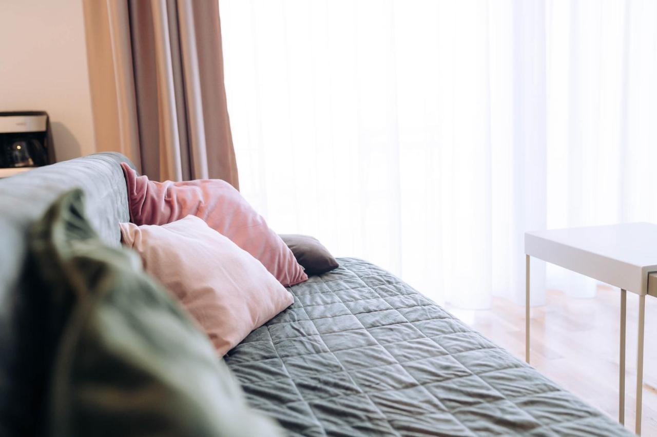 Flamingo Suites Орадеа Екстериор снимка
