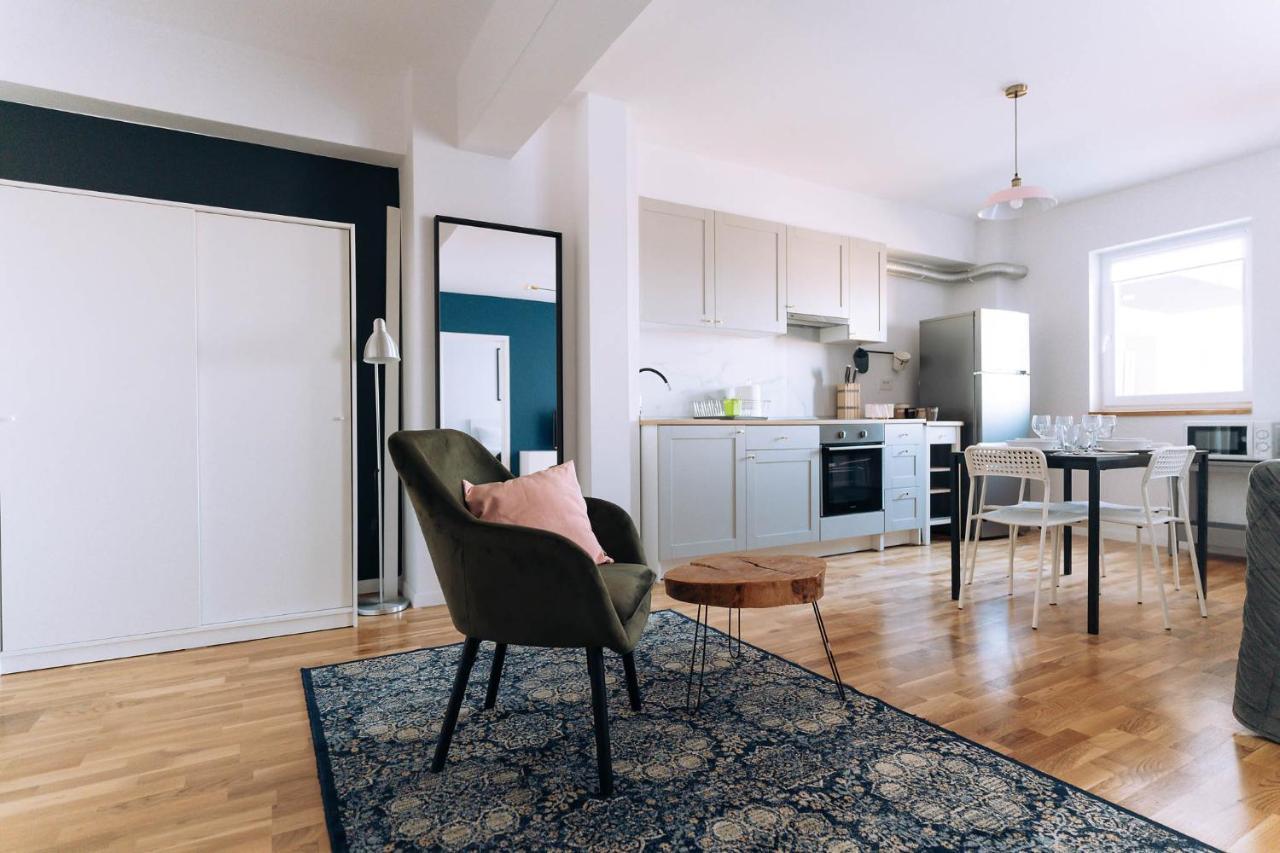 Flamingo Suites Орадеа Екстериор снимка